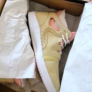 NEW Women's Anmly Tan/Pink TEMPEST High-Top Sneaker US Size 8